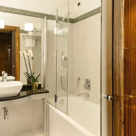 Hotell Cosmopolitan 4*