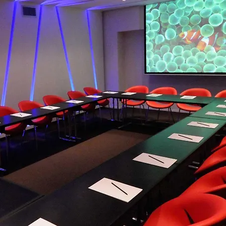 Cosmopolitan Hotel 4*