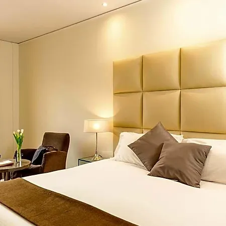 コスモポリタン ホテル 4*