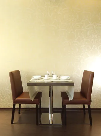 Cosmopolitan Hotell 4*